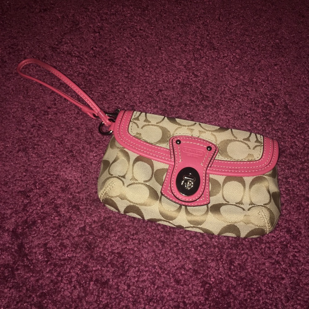 NWOT Coach pink wristlet